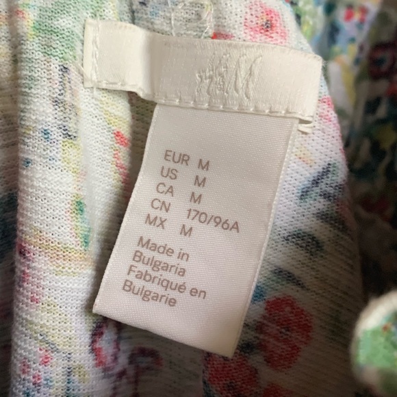 Off the shoulder H&M flower dress - Picture 2 of 2